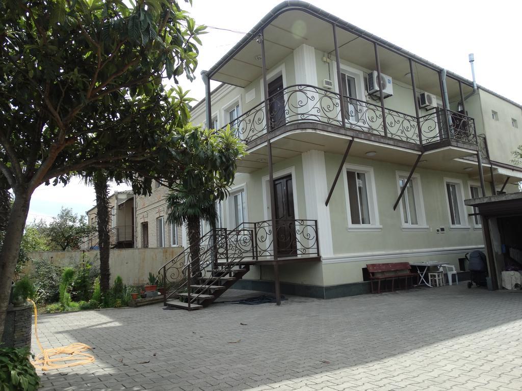 Hotel Sano Кутаиси Екстериор снимка