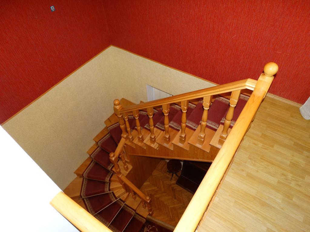 Hotel Sano Кутаиси Екстериор снимка