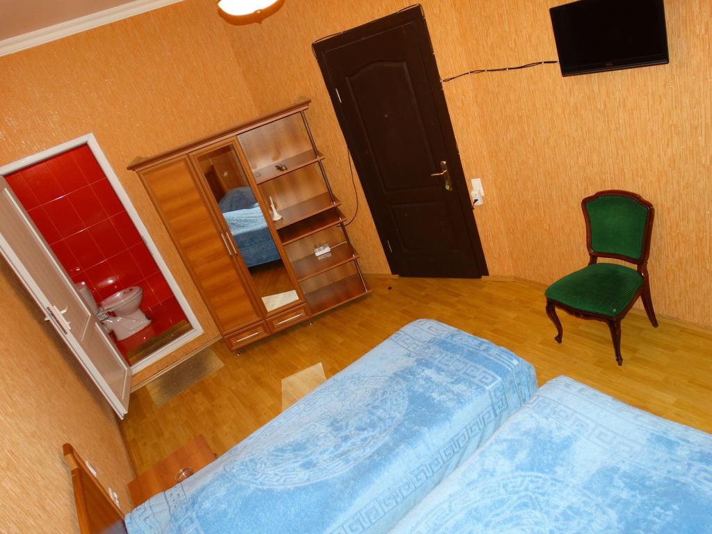 Hotel Sano Кутаиси Стая снимка