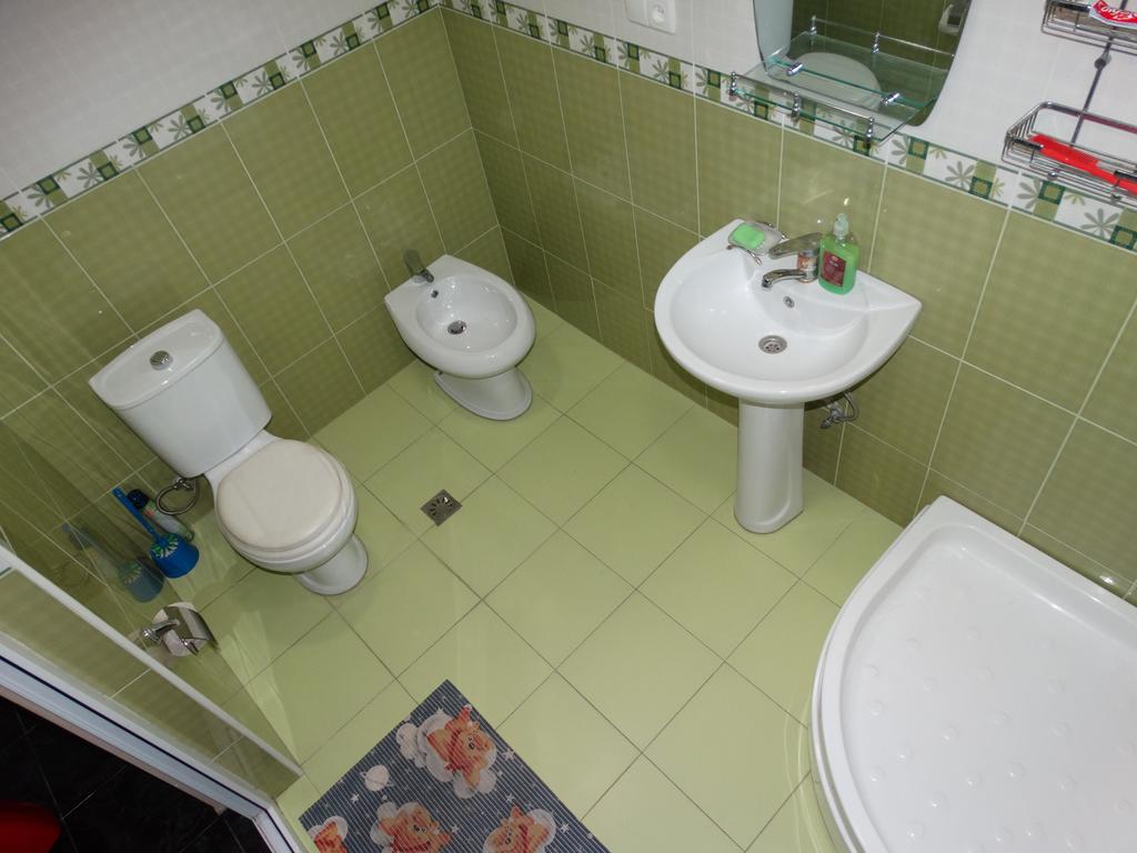 Hotel Sano Кутаиси Стая снимка