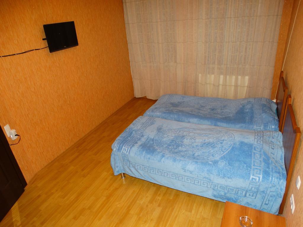 Hotel Sano Кутаиси Стая снимка