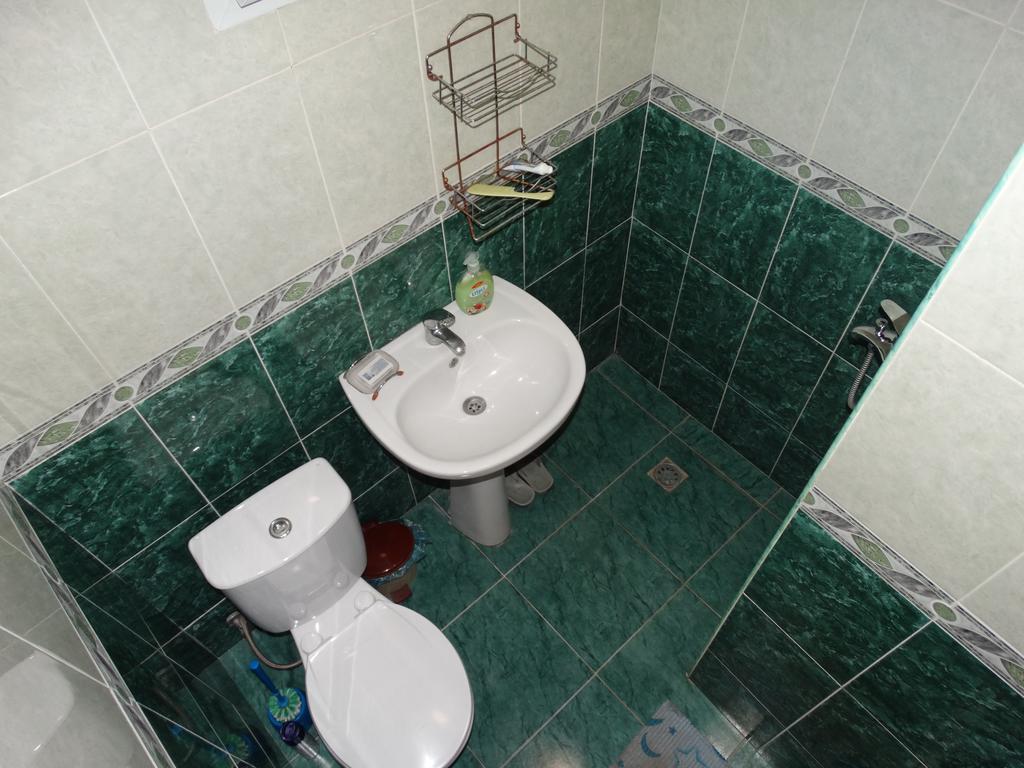 Hotel Sano Кутаиси Стая снимка